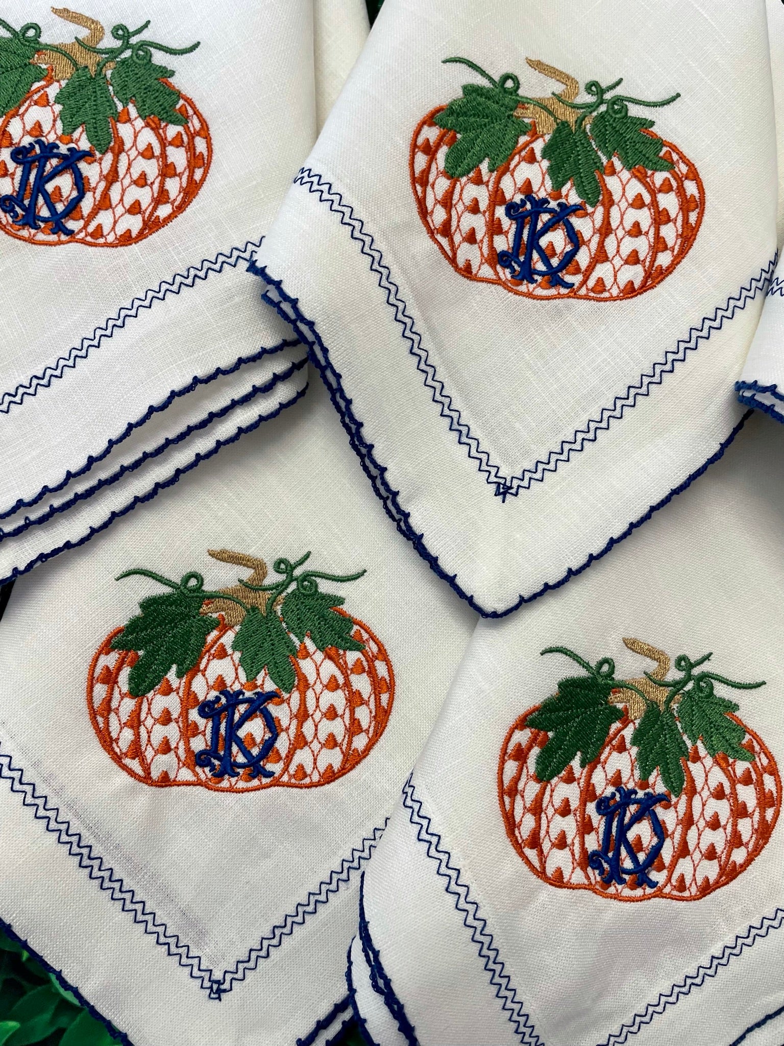 Picot Trimmed Linen Dinner Napkins