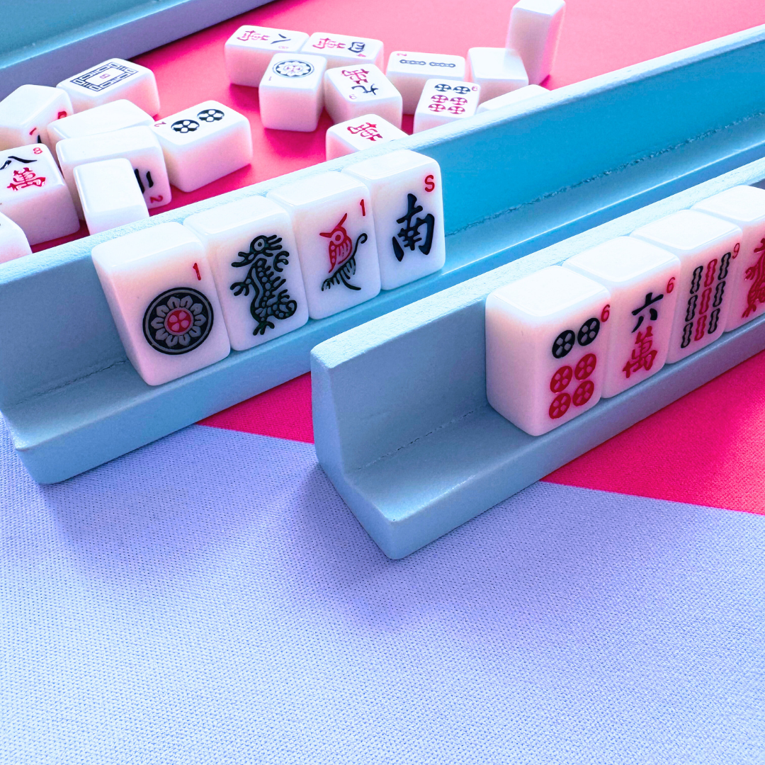 MINI MAHJONG MAT  |  Color Wave  |  21" x 21": Pink Center- Blue Scallop