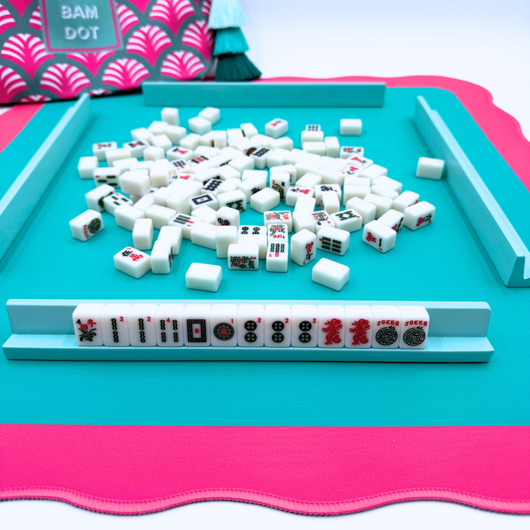 MINI MAHJONG MAT  |  Color Wave  |  21" x 21": Pink Center- Blue Scallop