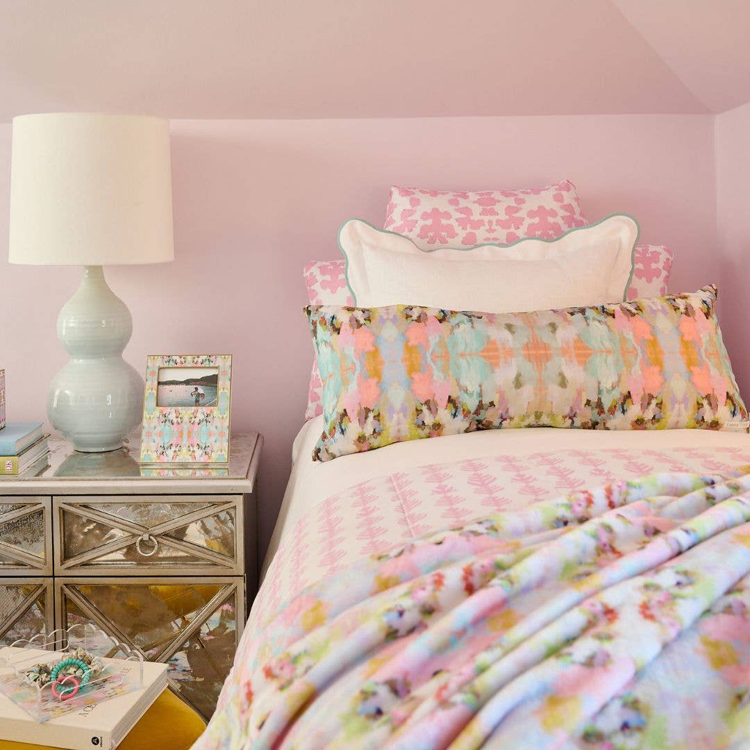 Scalloped Sham, Blue / White: Standard, 20" x 26"