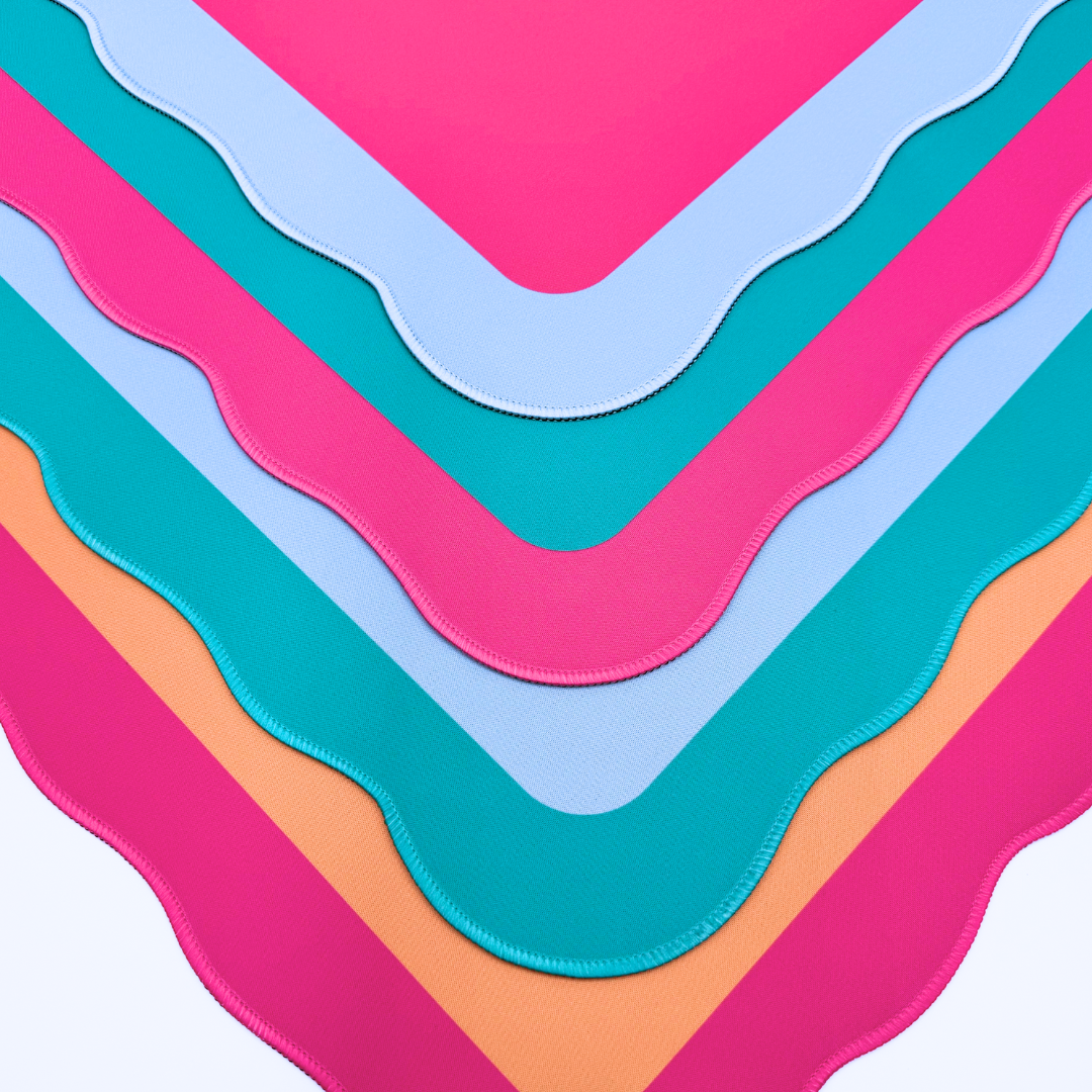 MAHJONG MAT  |  Color Wave  |  31" x 31": Pink Center- Blue Scallop