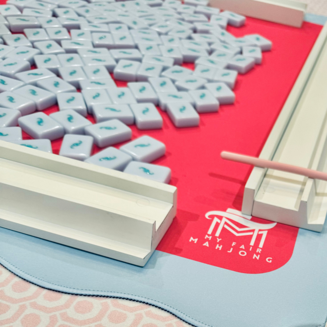 MAHJONG MAT  |  Color Wave  |  31" x 31": Pink Center- Blue Scallop