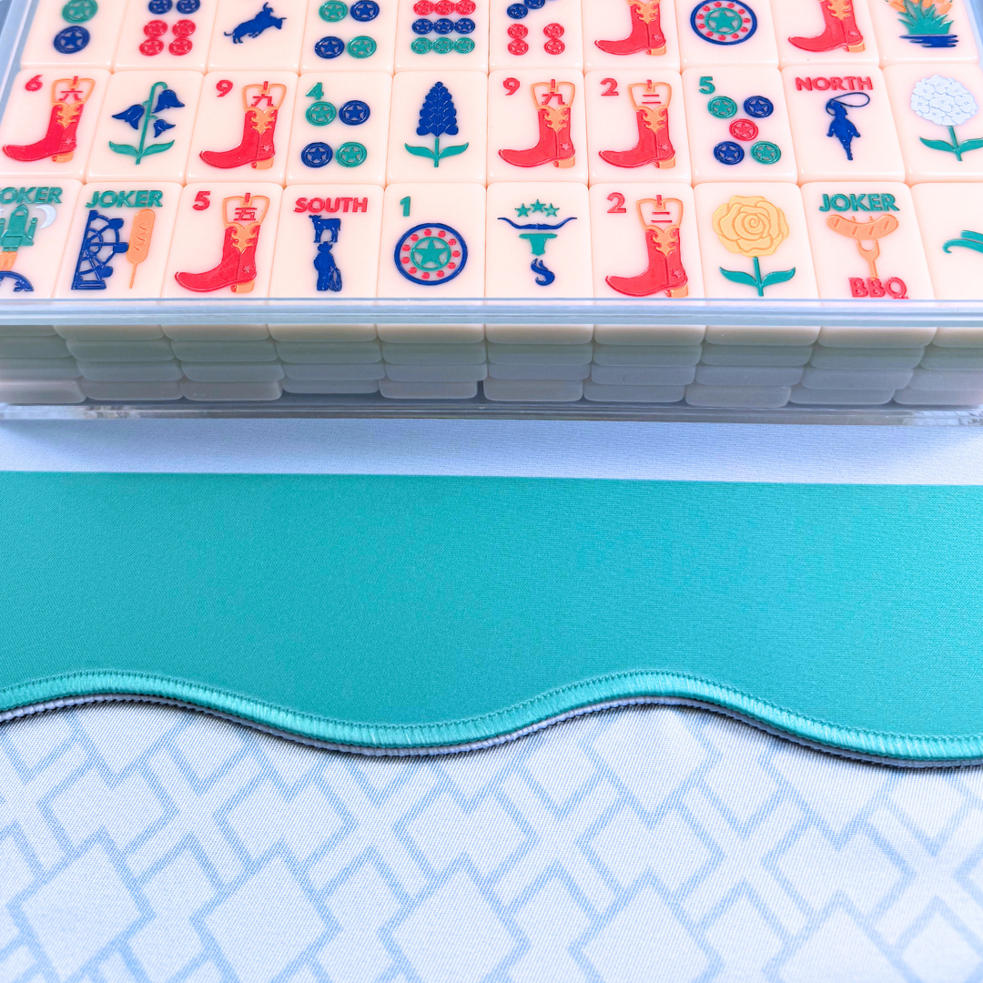 MAHJONG MAT  |  Color Wave  |  31" x 31": Orange Center- Pink Scallop
