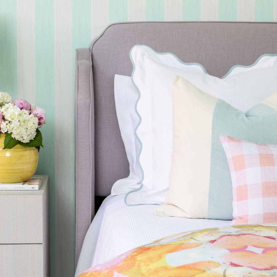 Scalloped Sham, Blue / White: Standard, 20" x 26"