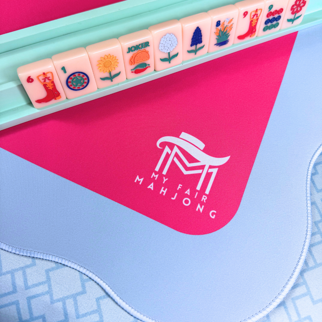 MAHJONG MAT  |  Color Wave  |  31" x 31": Pink Center- Blue Scallop