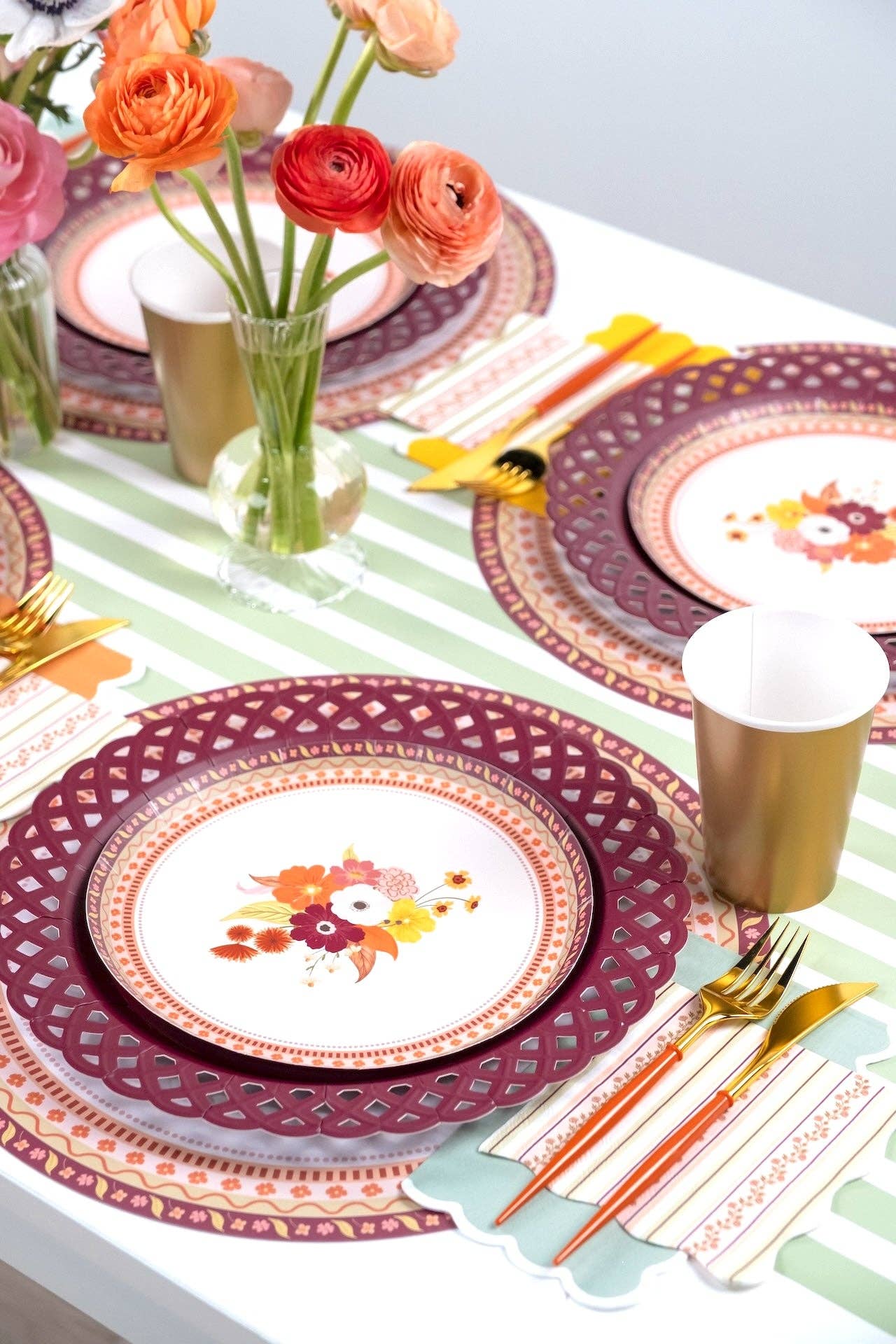 Earth Tone Scallop Guest Towels